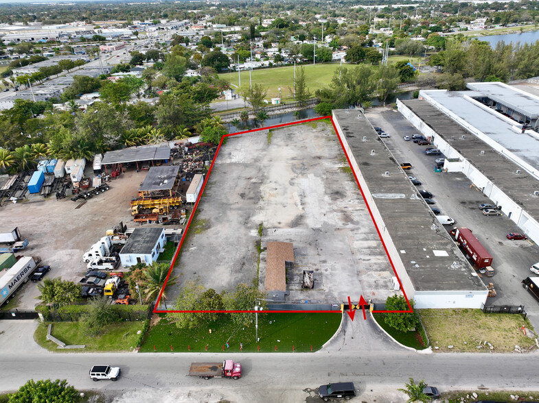 2111 NW 141st St, Opa Locka, FL en alquiler - Foto del edificio - Imagen 2 de 5