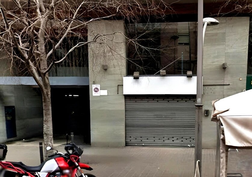 Edificio residencial en Santa Coloma de Gramenet, Barcelona en venta - Foto del edificio - Imagen 2 de 2