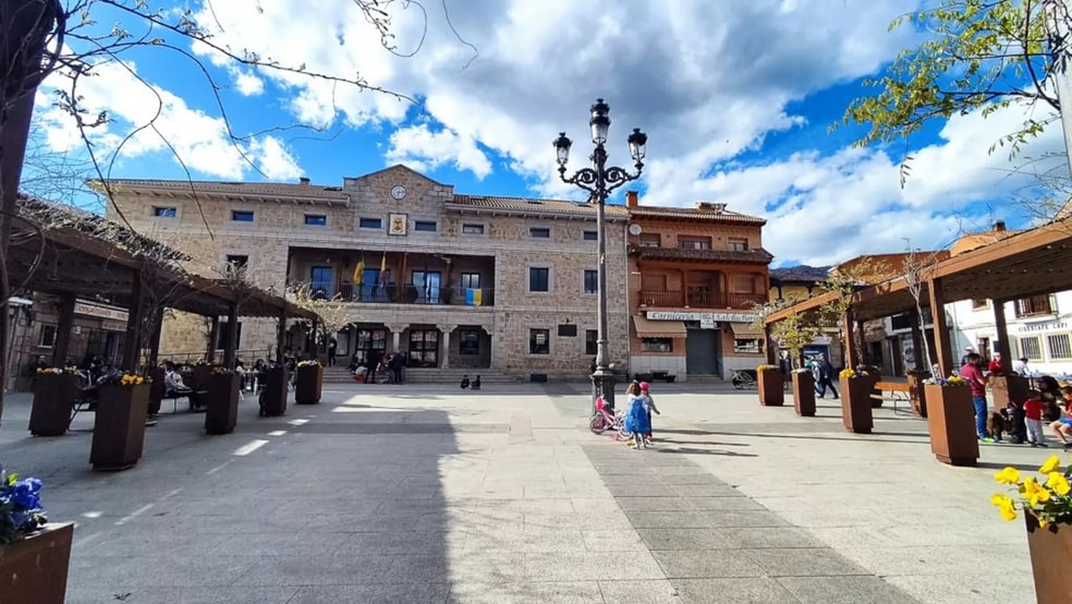 Local en Manzanares el Real, Madrid en venta - Foto del edificio - Imagen 1 de 15