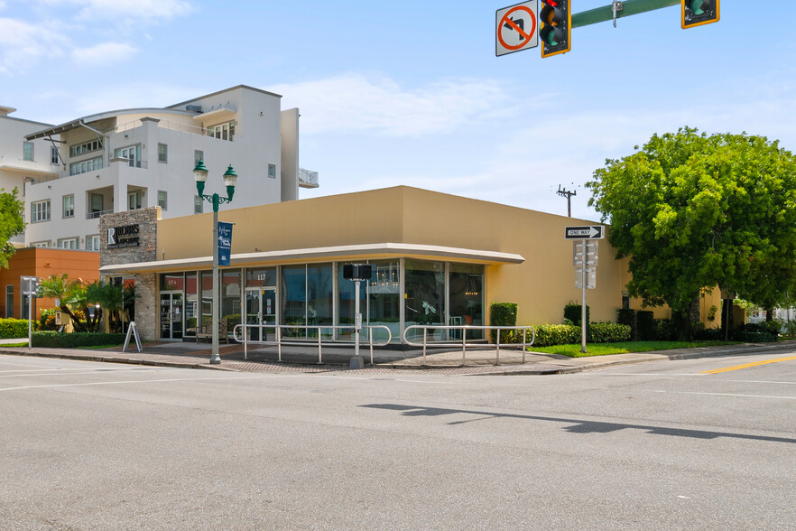 117 NE 5th Ave, Delray Beach, FL en alquiler - Foto del edificio - Imagen 1 de 48