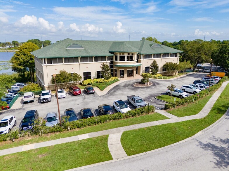 1879 Nightingale Ln, Tavares, FL en alquiler - Foto del edificio - Imagen 1 de 24