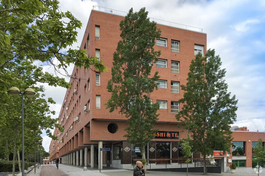 Calle Viento, 12, Tres Cantos, Madrid en alquiler - Foto del edificio - Imagen 2 de 3