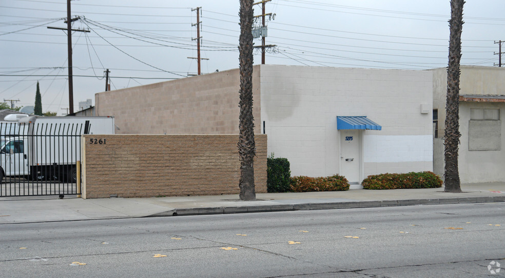 5273-5275 E Washington Blvd, Commerce, CA en venta - Foto del edificio - Imagen 2 de 21