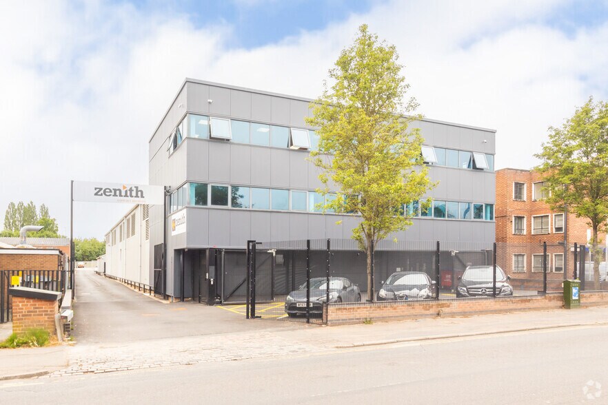 209 Torrington Av, Coventry en venta - Foto del edificio - Imagen 2 de 2