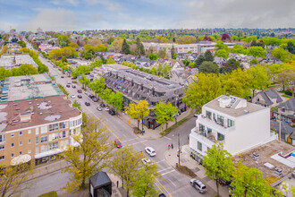 2670-2698 W Broadway, Vancouver, BC - VISTA AÉREA  vista de mapa