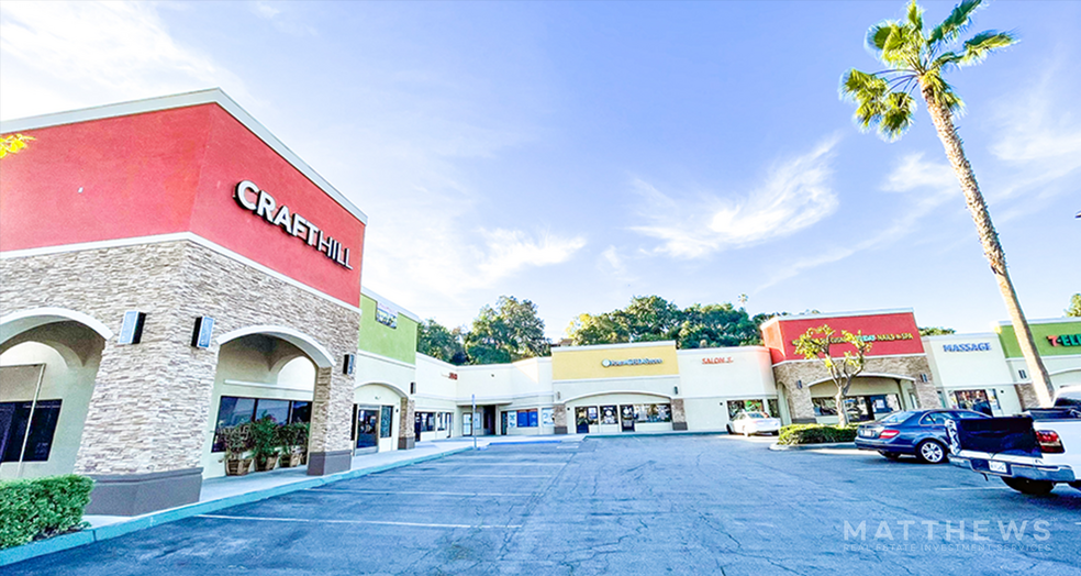 100-150 N Grand Ave, West Covina, CA en alquiler - Foto del edificio - Imagen 2 de 4