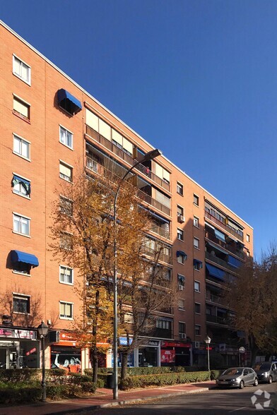 Calle Río Genil, 21, Móstoles, Madrid en alquiler - Foto del edificio - Imagen 2 de 2