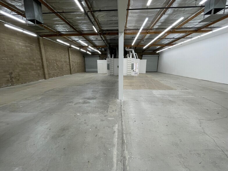 12112-12126 Sherman Way, North Hollywood, CA en alquiler - Foto del edificio - Imagen 2 de 20