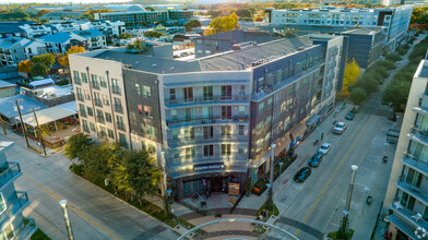 2973 W 7th St, Fort Worth, TX en alquiler Foto del edificio- Imagen 2 de 5