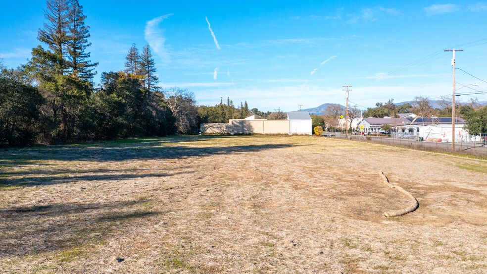 1501 Grove st, Healdsburg, CA en venta - Foto del edificio - Imagen 2 de 12