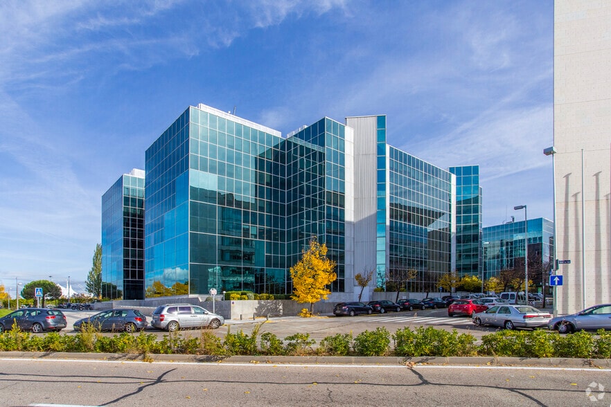 Avenida Partenón, 4-6, Madrid, Madrid en alquiler - Foto del edificio - Imagen 3 de 23