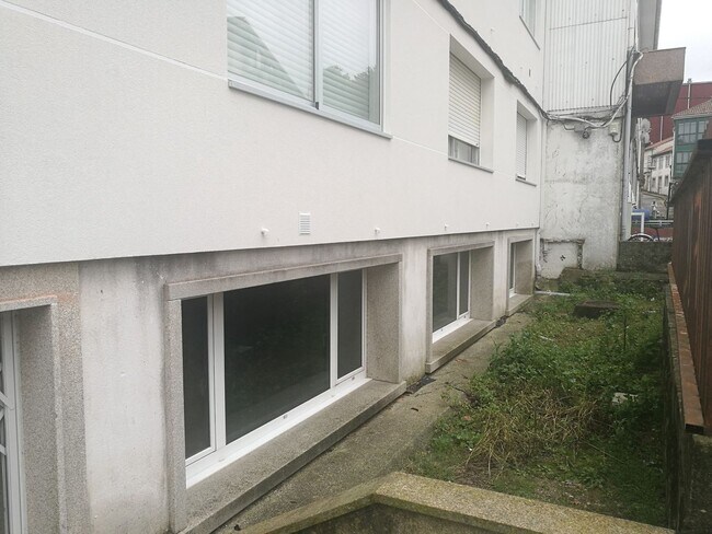 Más detalles de Dos, 16, Santiago de Compostela - Local en venta