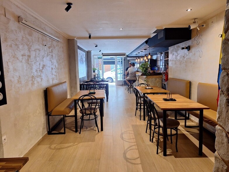 Local en Elche, Alicante en venta - Foto del edificio - Imagen 3 de 14