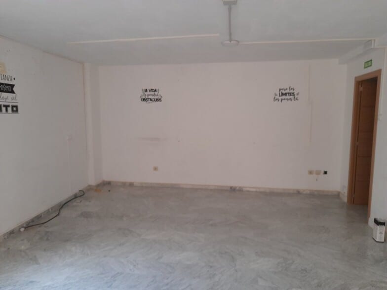 Oficina en Cáceres, Cáceres en alquiler - Foto del edificio - Imagen 3 de 5
