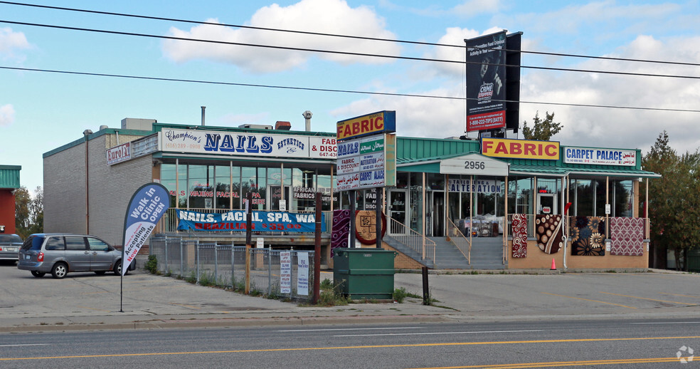 2956 Eglinton Ave E, Toronto, ON en alquiler - Foto del edificio - Imagen 3 de 4