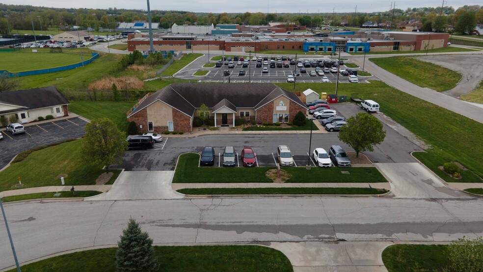 120 NW Garden St, Grain Valley, MO en venta - Foto del edificio - Imagen 1 de 7