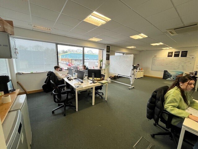 4-6 Porters Wood, St Albans en venta - Foto del interior - Imagen 2 de 4