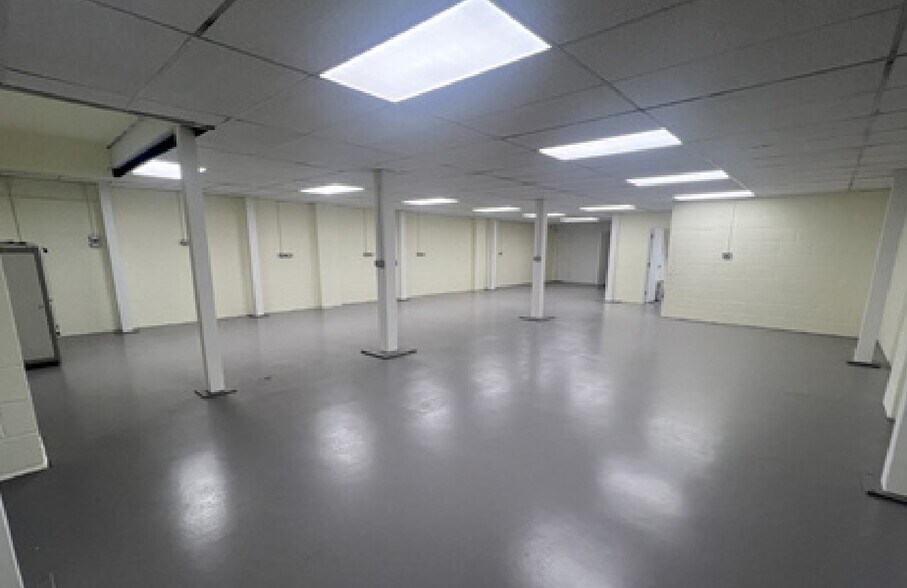 Primrose Hl, Kings Langley en venta - Foto del interior - Imagen 3 de 5