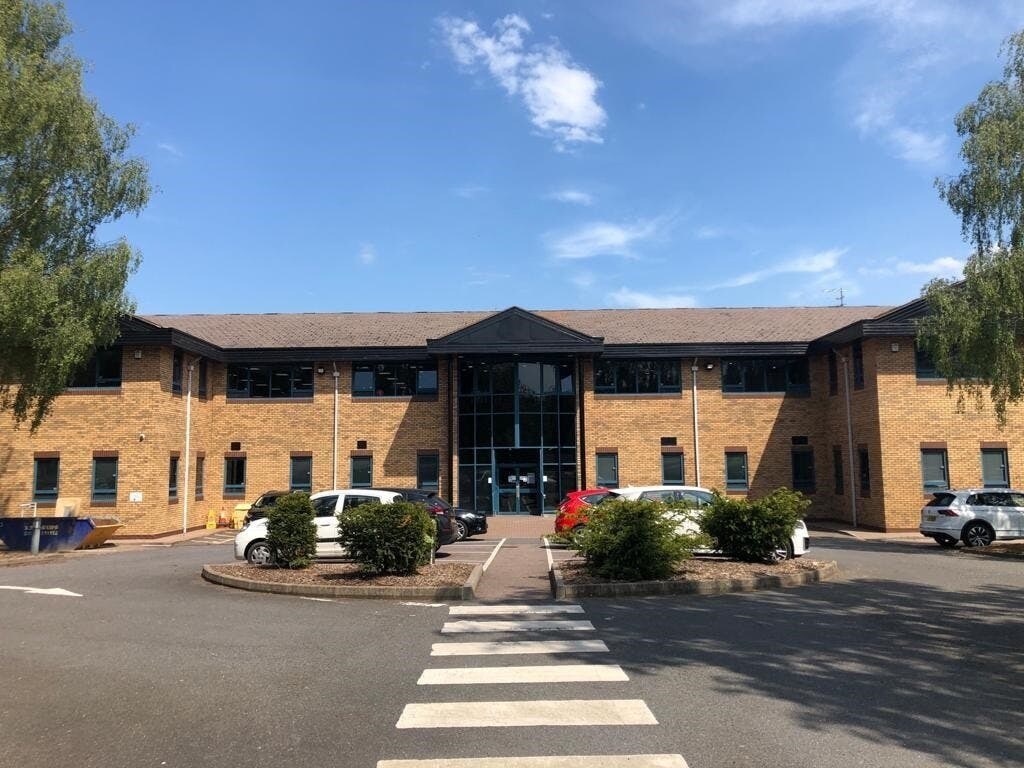 Athena Dr, Warwick en alquiler Foto del edificio- Imagen 1 de 11