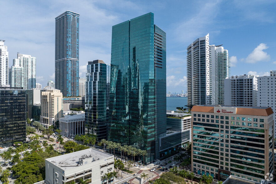 1395 Brickell Ave, Miami, FL en alquiler - Foto del edificio - Imagen 2 de 10