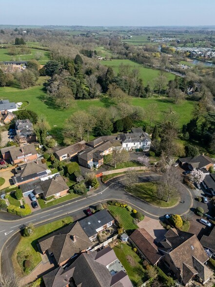 2 Cedar Close, Stratford Upon Avon en venta - Foto del edificio - Imagen 3 de 9