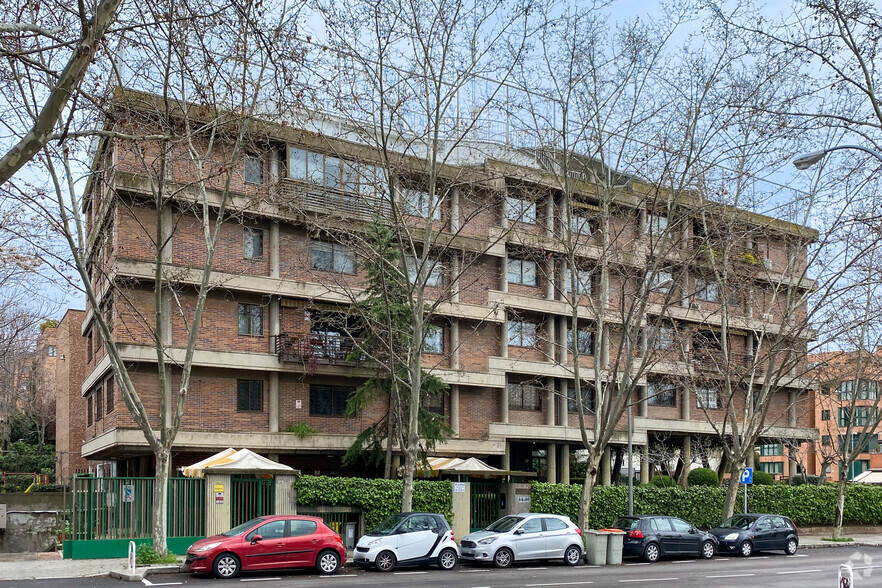 Calle de Agastia, 44, Madrid, Madrid en alquiler - Foto del edificio - Imagen 2 de 2