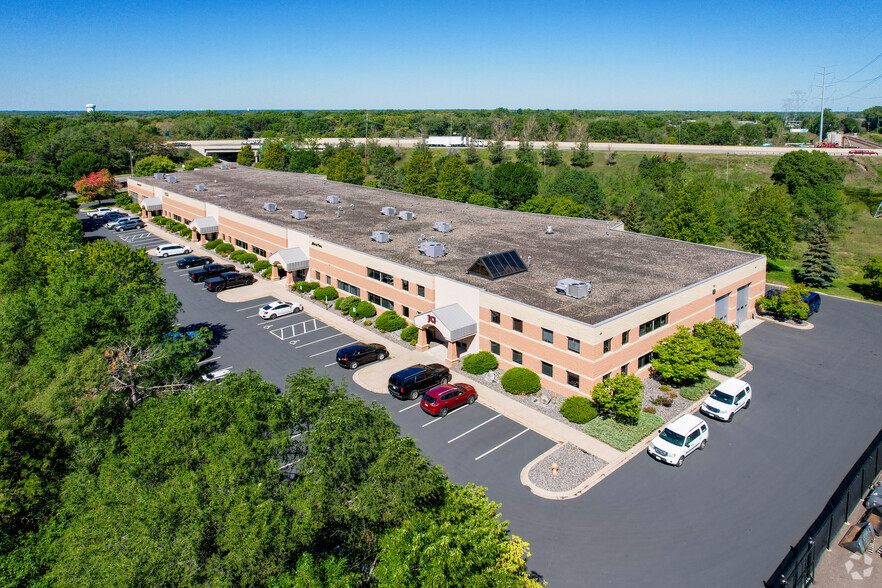 9219-9255 E River Rd NW, Coon Rapids, MN en alquiler - Foto del edificio - Imagen 1 de 4