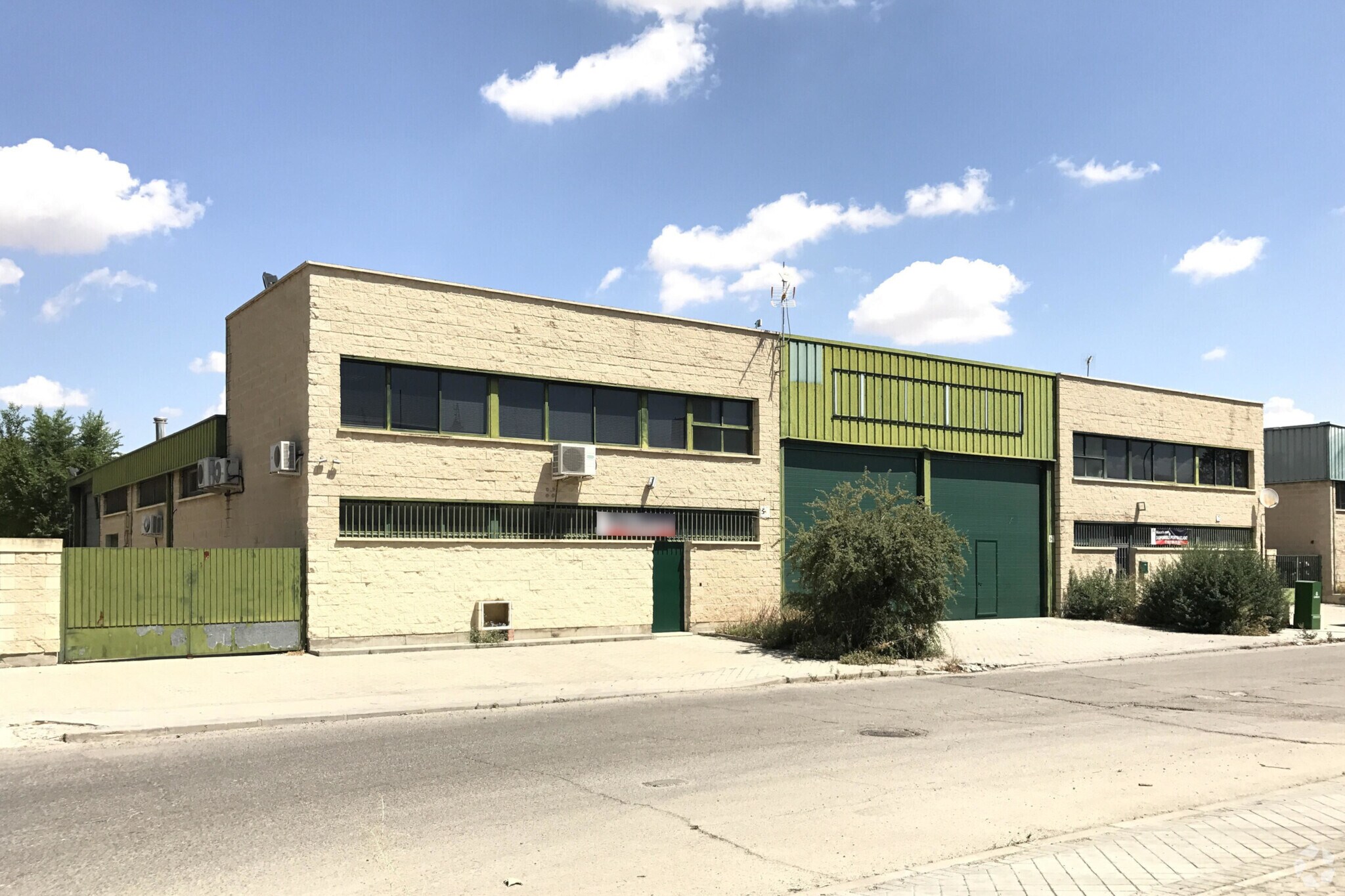 Nave en Paracuellos de Jarama, Madrid en venta Foto principal- Imagen 1 de 1