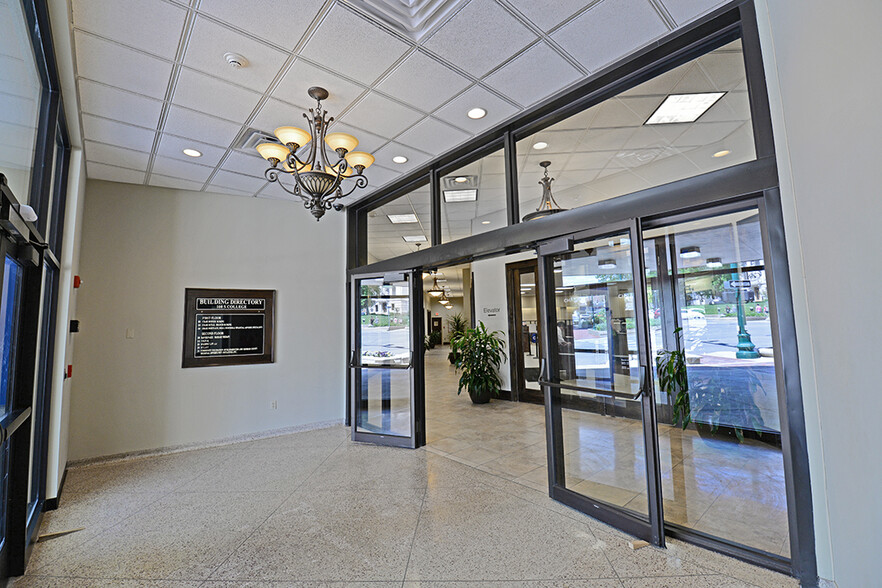 100 S College Ave, Bloomington, IN en alquiler - Foto del interior - Imagen 3 de 10