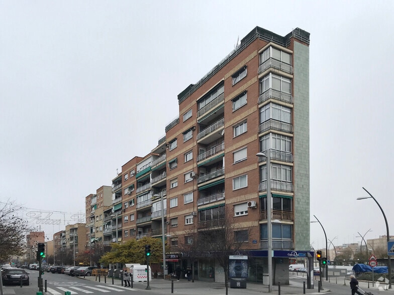 Avenida de la Constitución, 47, Móstoles, Madrid en alquiler - Foto del edificio - Imagen 2 de 6