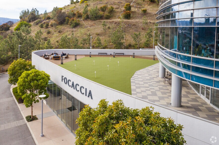 One Tower Pl, South San Francisco, CA en alquiler - Foto del edificio - Imagen 3 de 5