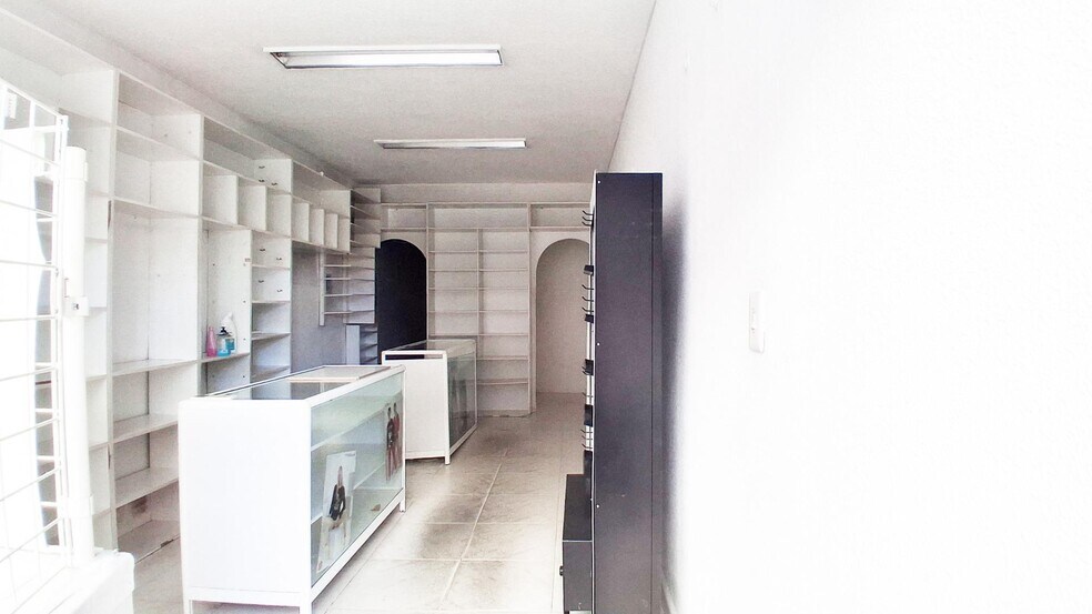 Local en Salamanca en venta - Foto del edificio - Imagen 1 de 16