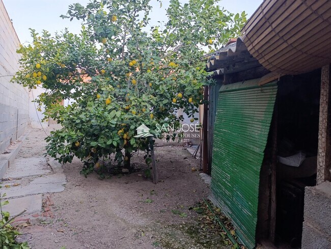 Más detalles de Carrer Monforte del Cid, 50, Novelda - Terreno en venta