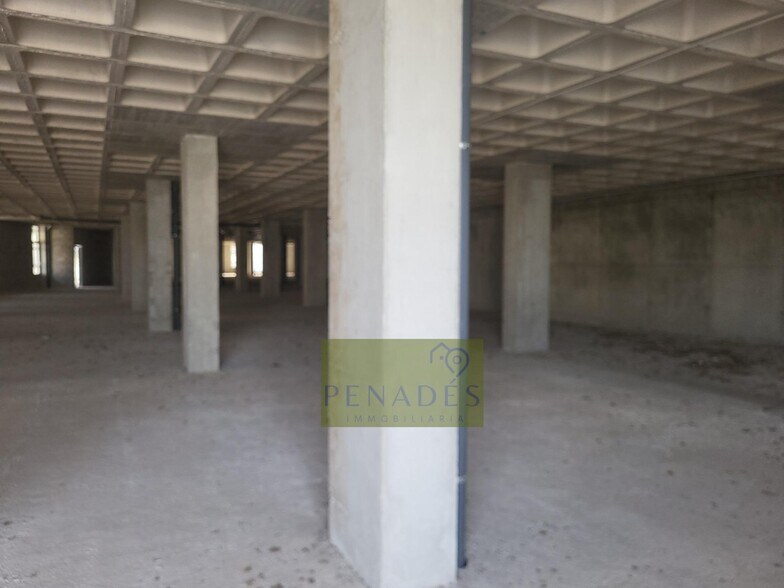 Local en València en alquiler - Foto de la construcción - Imagen 1 de 7