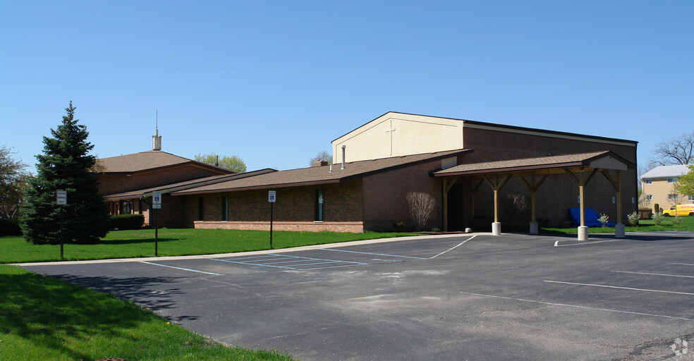 1001 Chester Rd, Lansing, MI en alquiler - Foto del edificio - Imagen 2 de 2