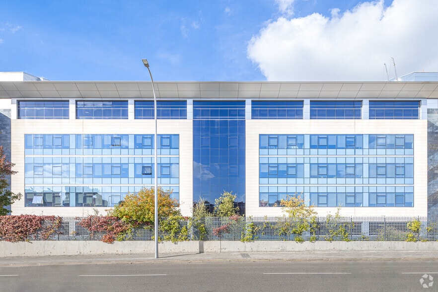 Avenida de Fuente de la Mora, 1, Madrid, Madrid en alquiler - Foto del edificio - Imagen 3 de 38