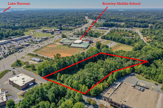 158 Town Center Dr, Mooresville, NC - VISTA AÉREA  vista de mapa - Image1