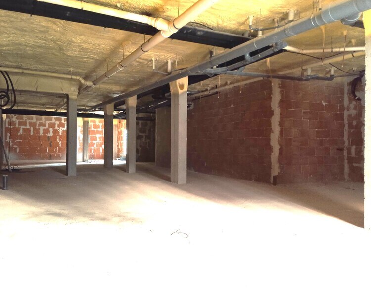 Local en Oviedo, Asturias en alquiler - Foto del edificio - Imagen 2 de 21