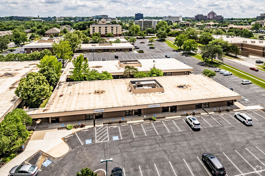 10540 Barkley St, Overland Park, KS en alquiler - Foto del edificio - Imagen 3 de 5