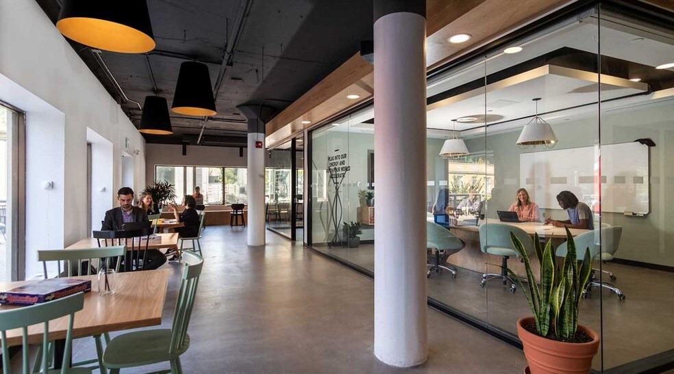 929 Granville St, Vancouver, BC en alquiler - Foto del interior - Imagen 2 de 23