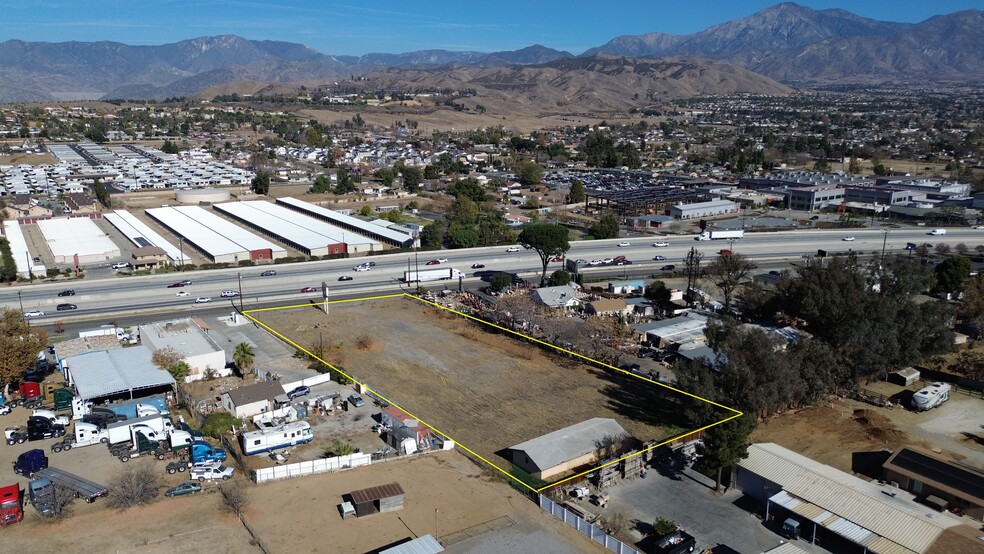 31805 Outer Highway 10, Yucaipa, CA en venta - Foto del edificio - Imagen 2 de 9