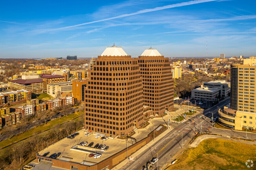 4520 Main St, Kansas City, MO en alquiler - Vista aérea - Imagen 3 de 7