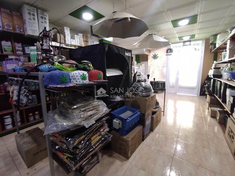 Local en Aspe en venta - Foto del edificio - Imagen 3 de 6