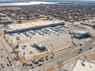 Más detalles de 2805 Southwest Pky, Wichita Falls, TX - Local en venta