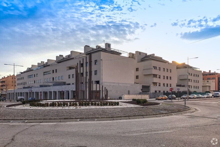 Calle del Pino Canario, 2, Navalcarnero, Madrid en alquiler - Foto del edificio - Imagen 2 de 2