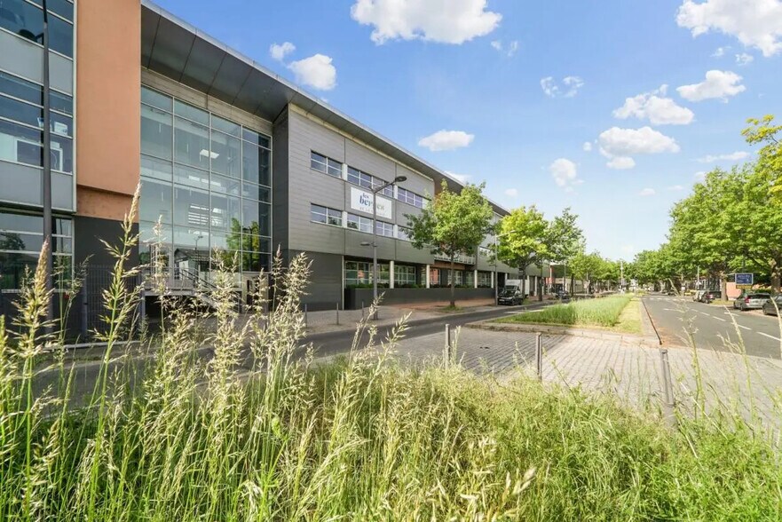 9 Avenue Des Saules, OULLINS-PIERRE-BÉNITE en venta - Foto del edificio - Imagen 2 de 13