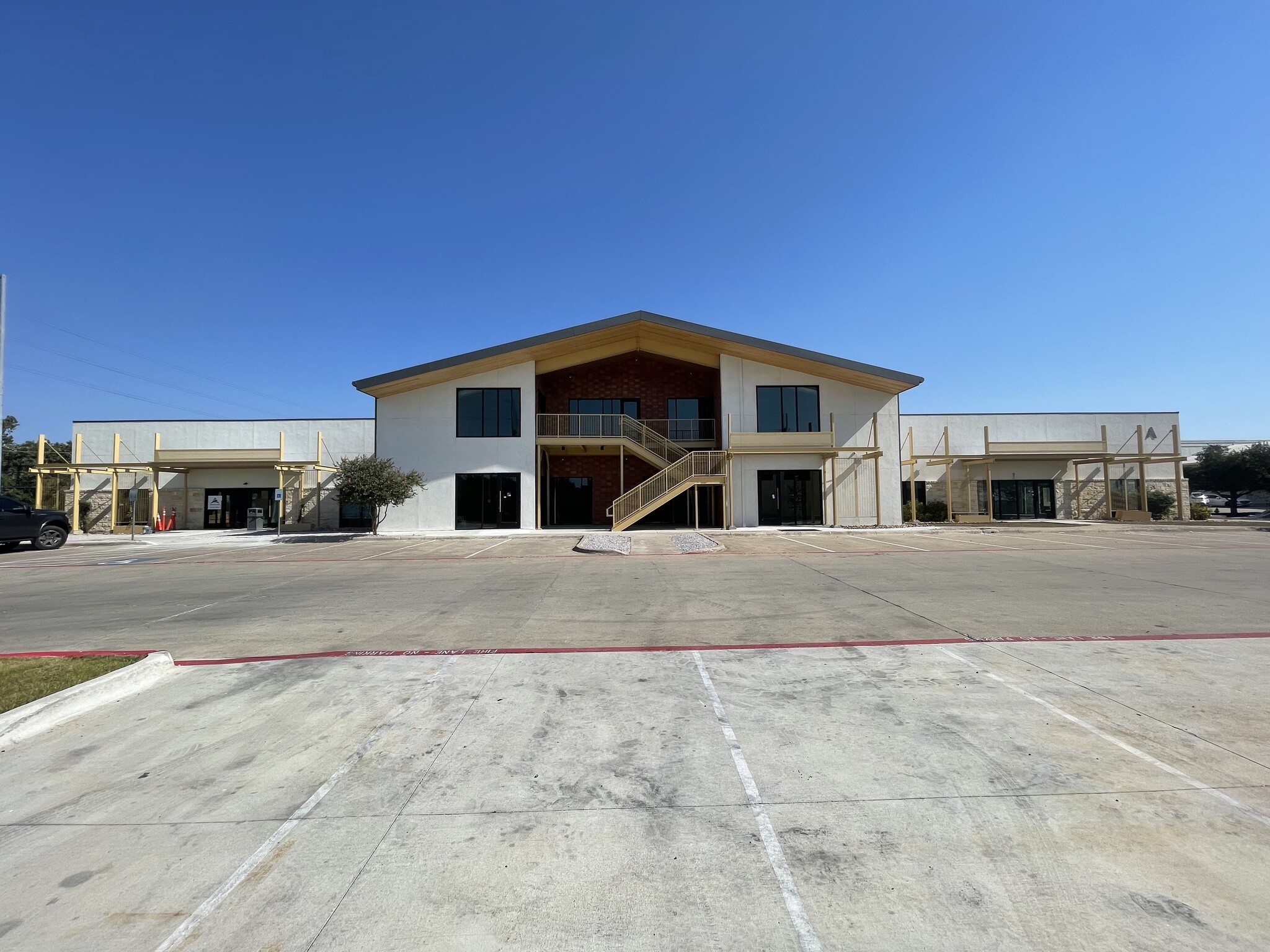 1900 E Howard Ln, Pflugerville, TX en alquiler Foto del edificio- Imagen 1 de 2