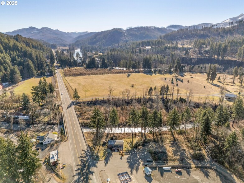 45632 McKenzie Hwy, Vida, OR en venta - Foto principal - Imagen 1 de 24