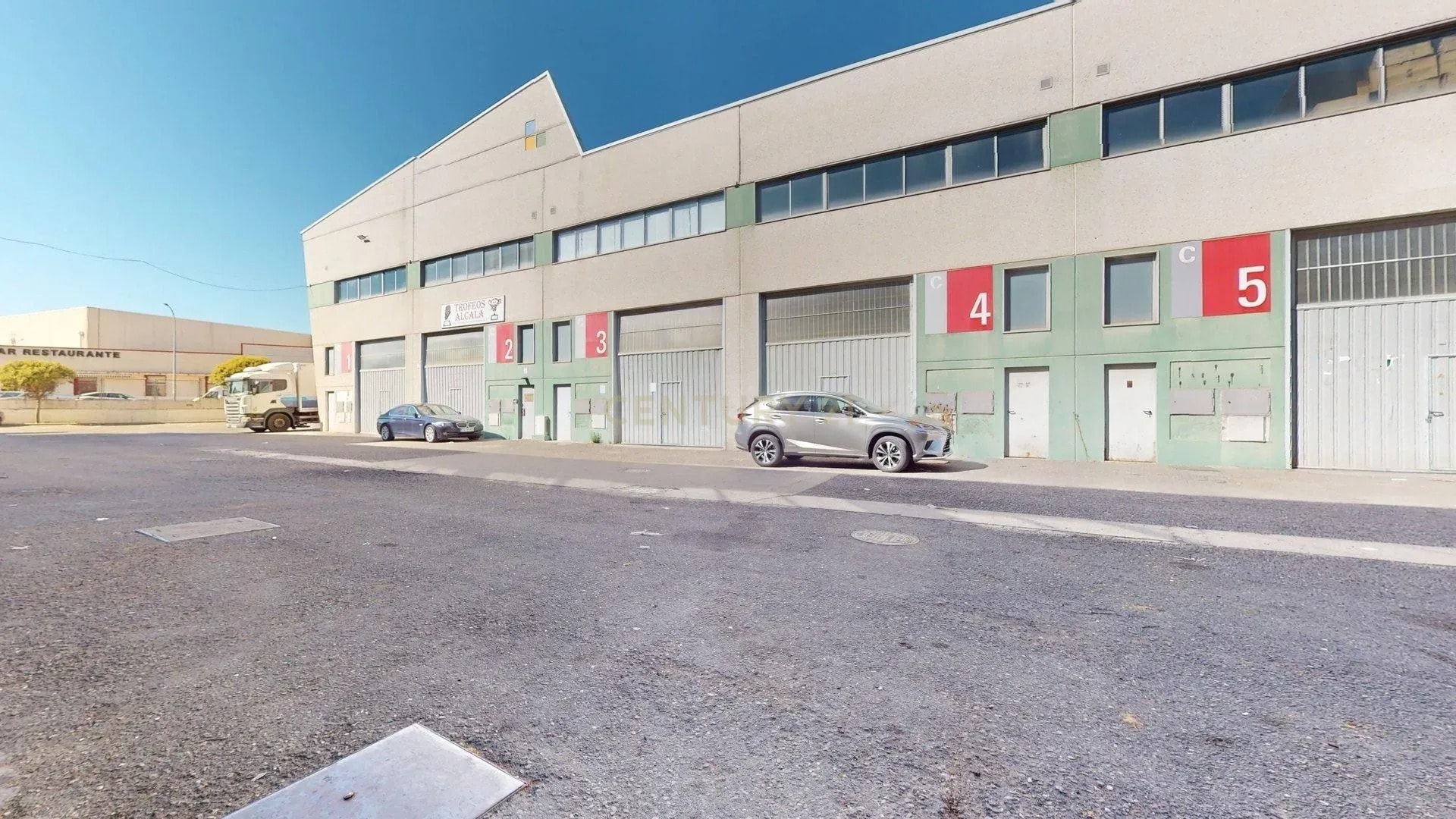 Nave en Alcalá de Henares, Madrid en venta Foto del edificio- Imagen 1 de 2