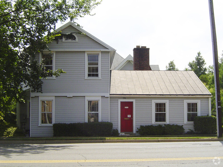 306 N Washington St, Falls Church, VA en alquiler - Foto del edificio - Imagen 2 de 13